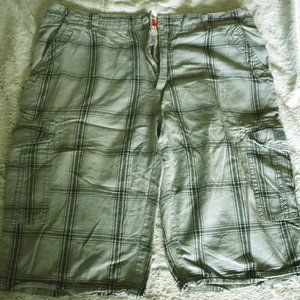 Men's Unionbay Black & Gray Cargo Shorts Size 38